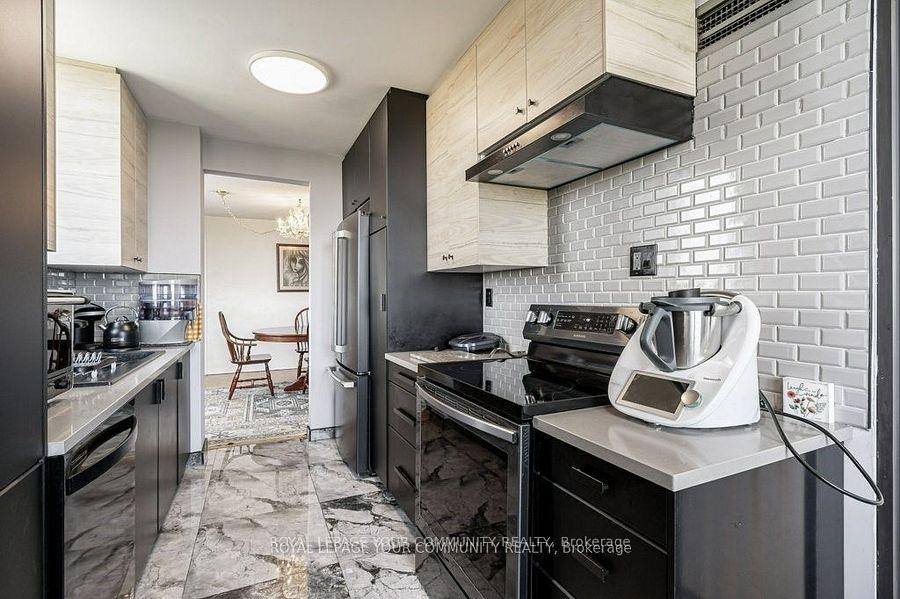 4 Bedrooms Condo at 133 Torresdale, Toronto For sale