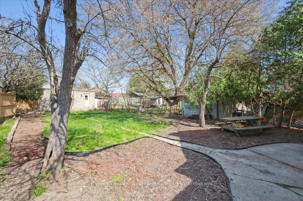 4 Walter Street, Guelph, ON N1E 5P1