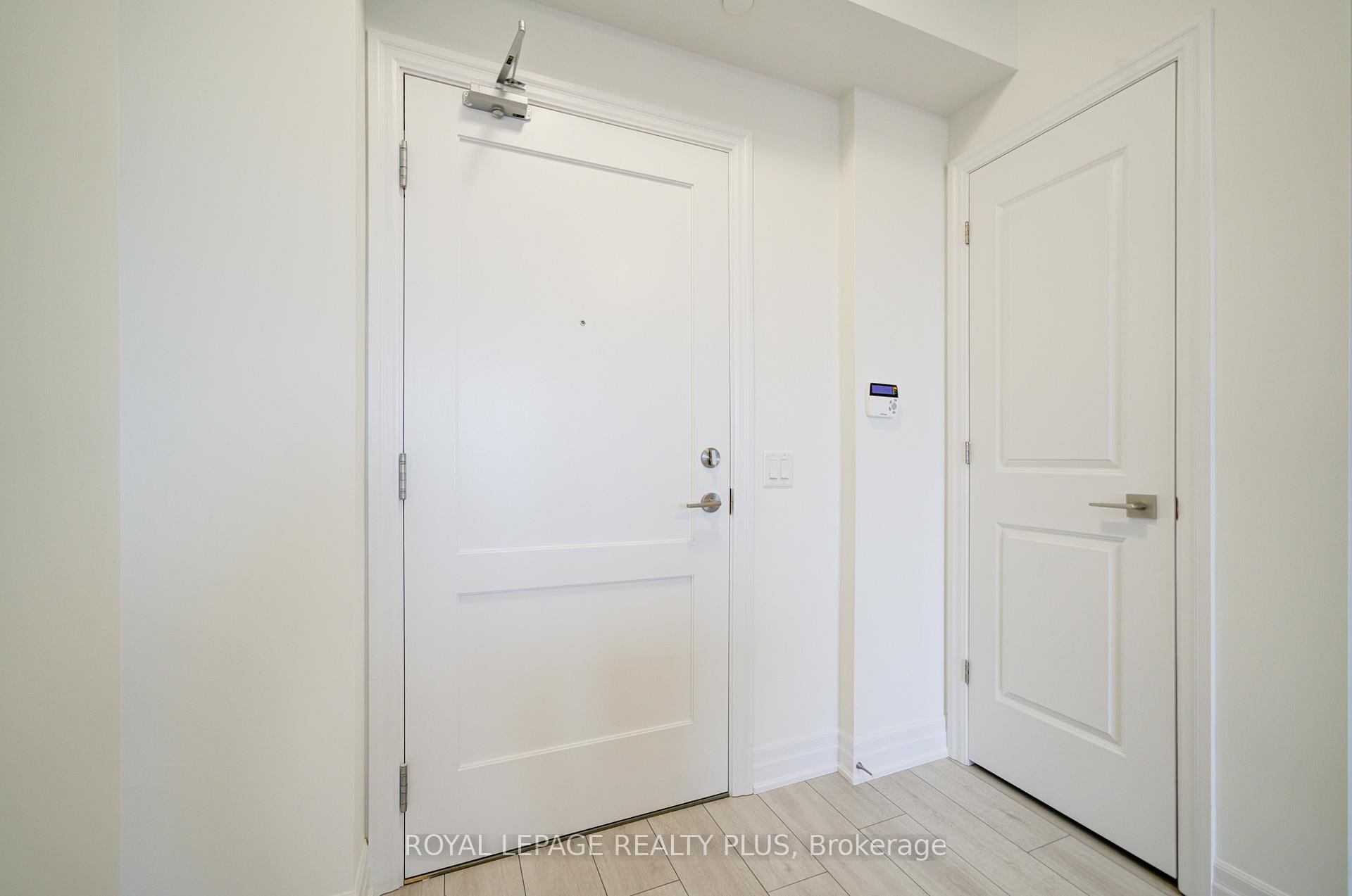 2 Bedrooms Condo at 30 Elm, Mississauga For sale