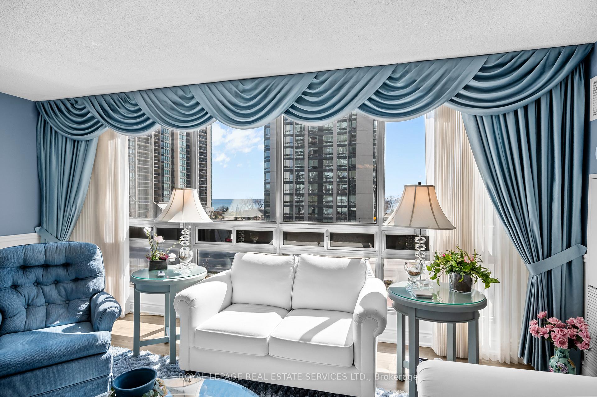 2 Bedrooms Condo at 2185 Marine,  Oakville For sale