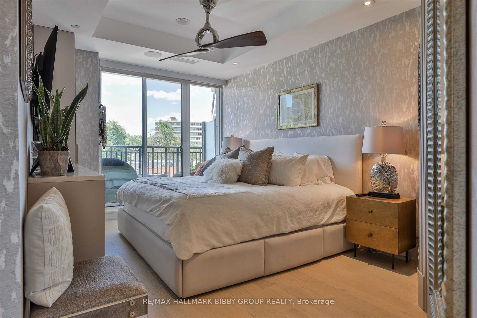 3 Bedrooms Condo at 181 Davenport,  Toronto For sale