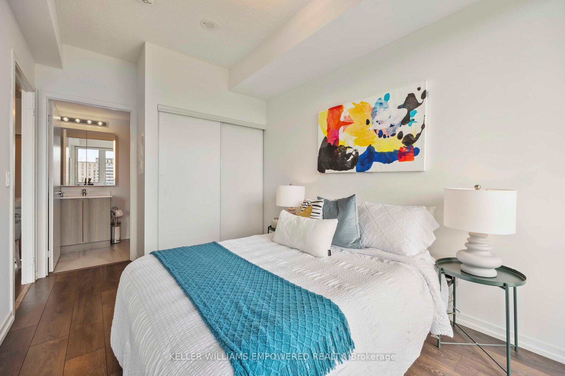 3 Bedrooms Condo at 3237 Bayview, Toronto For sale