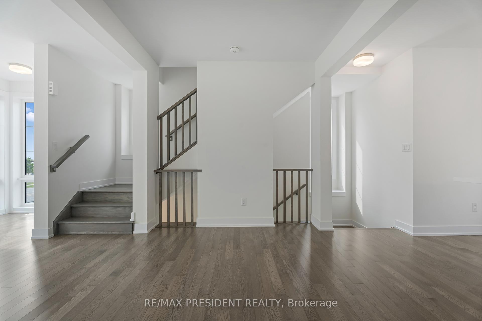 3 Bedrooms Condo at 2273 Turnberry, Burlington For sale