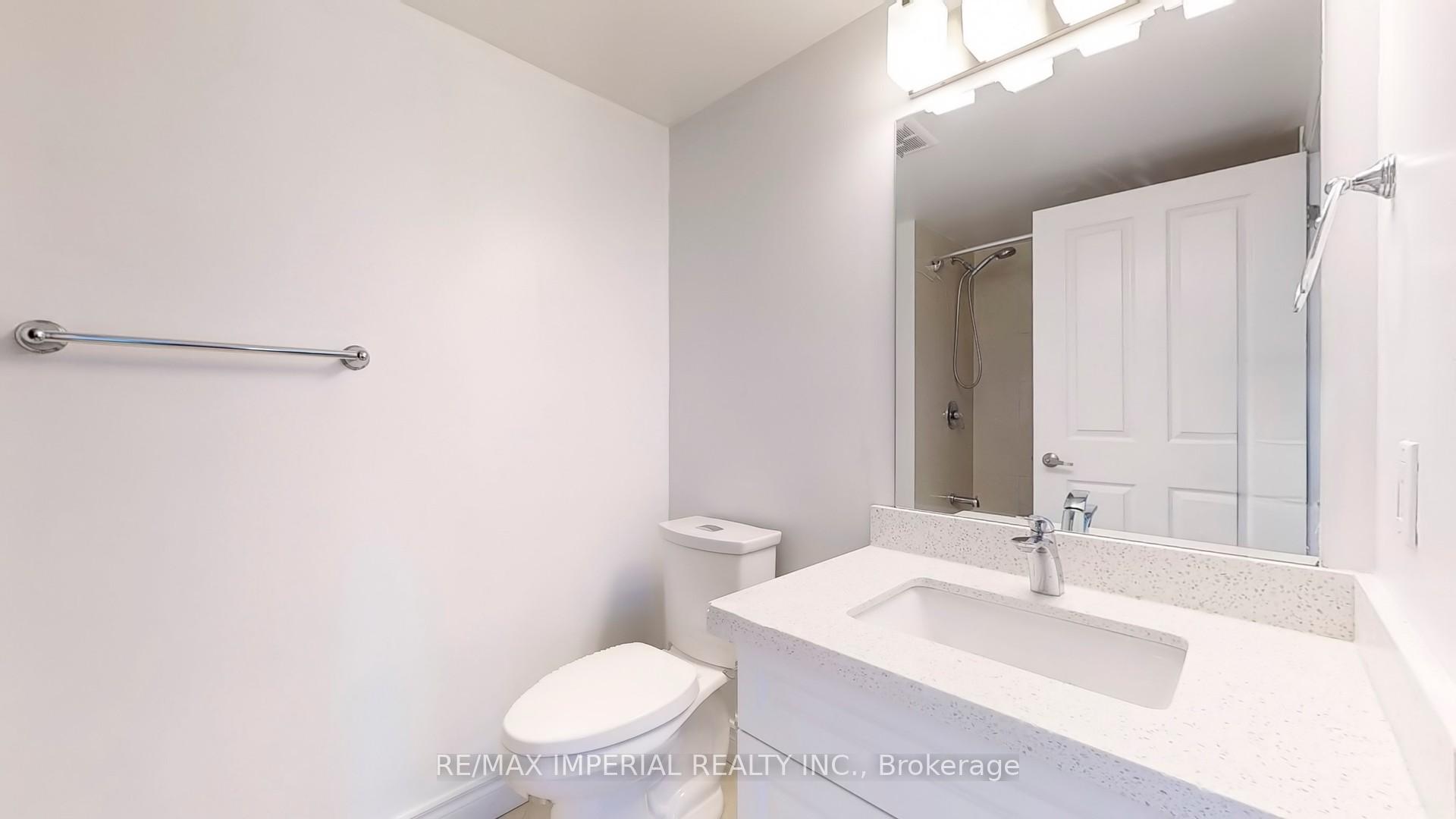3 Bedrooms Condo at 18 Hollywood, Toronto For sale