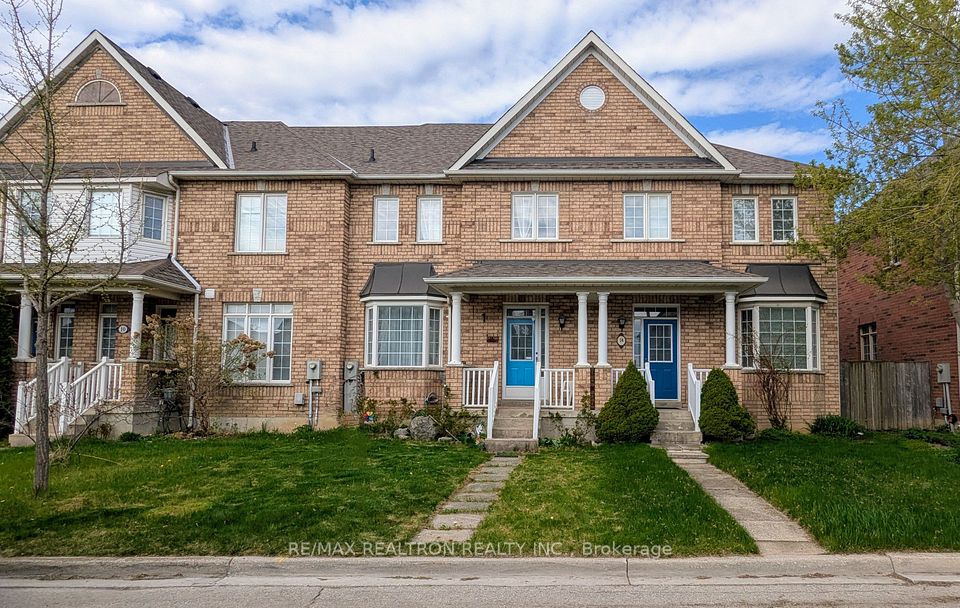 12 Catalina Crescent