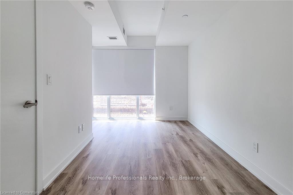 1 Bedroom Condo at 370 Martha,  Burlington For sale