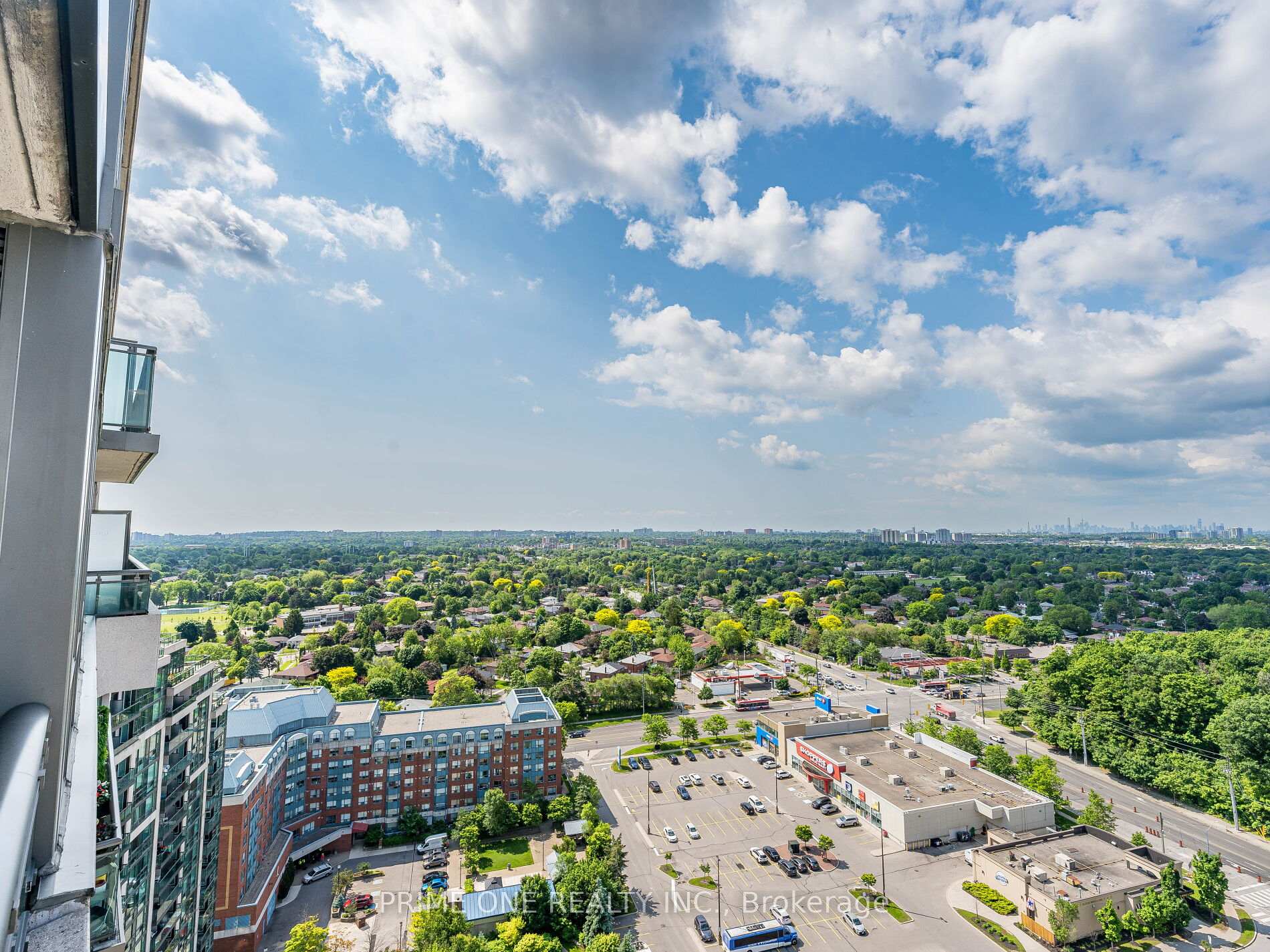 2 Bedrooms Condo at 88 Grangeway, Toronto For sale