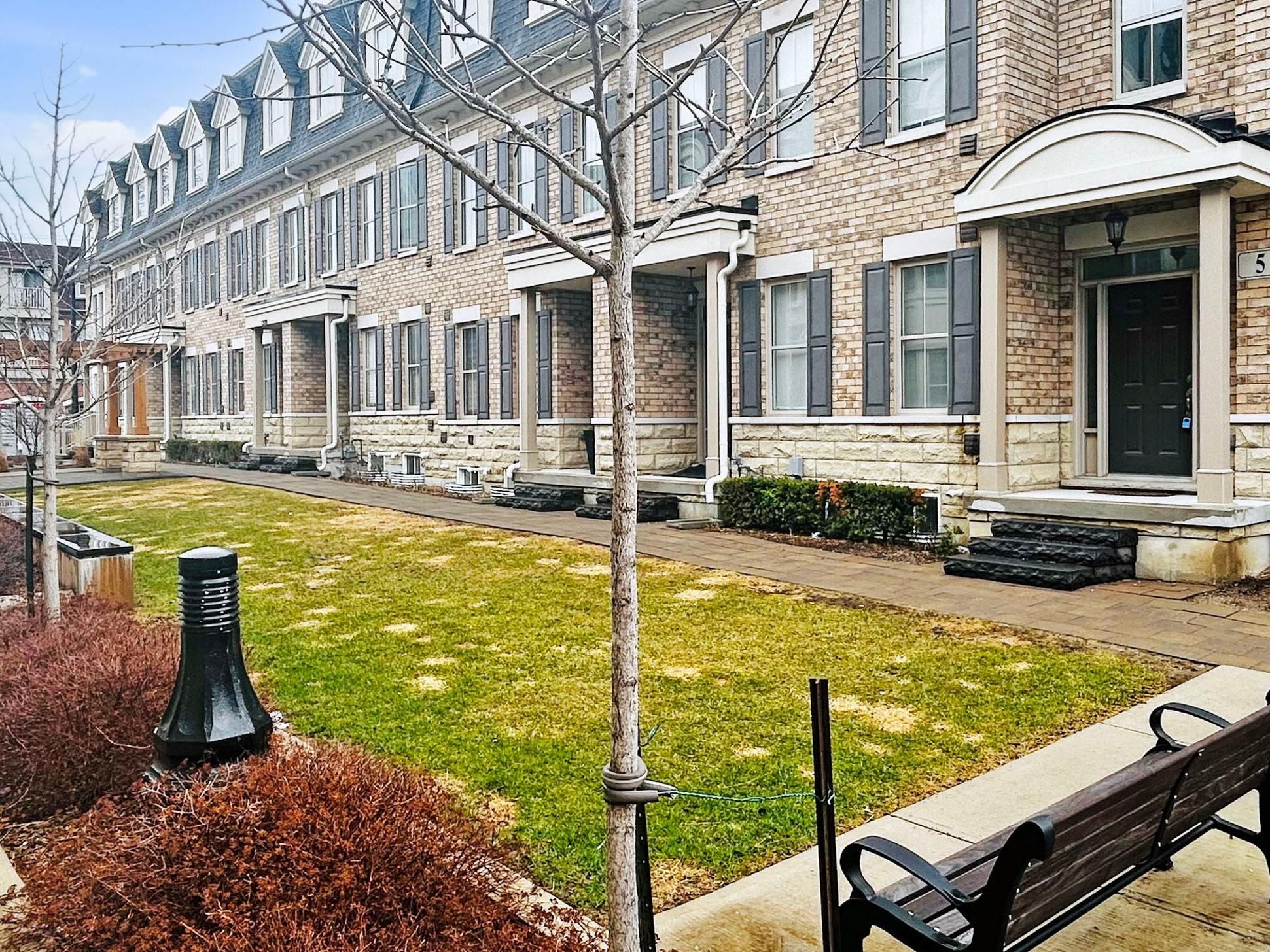 5 Amherst Circle