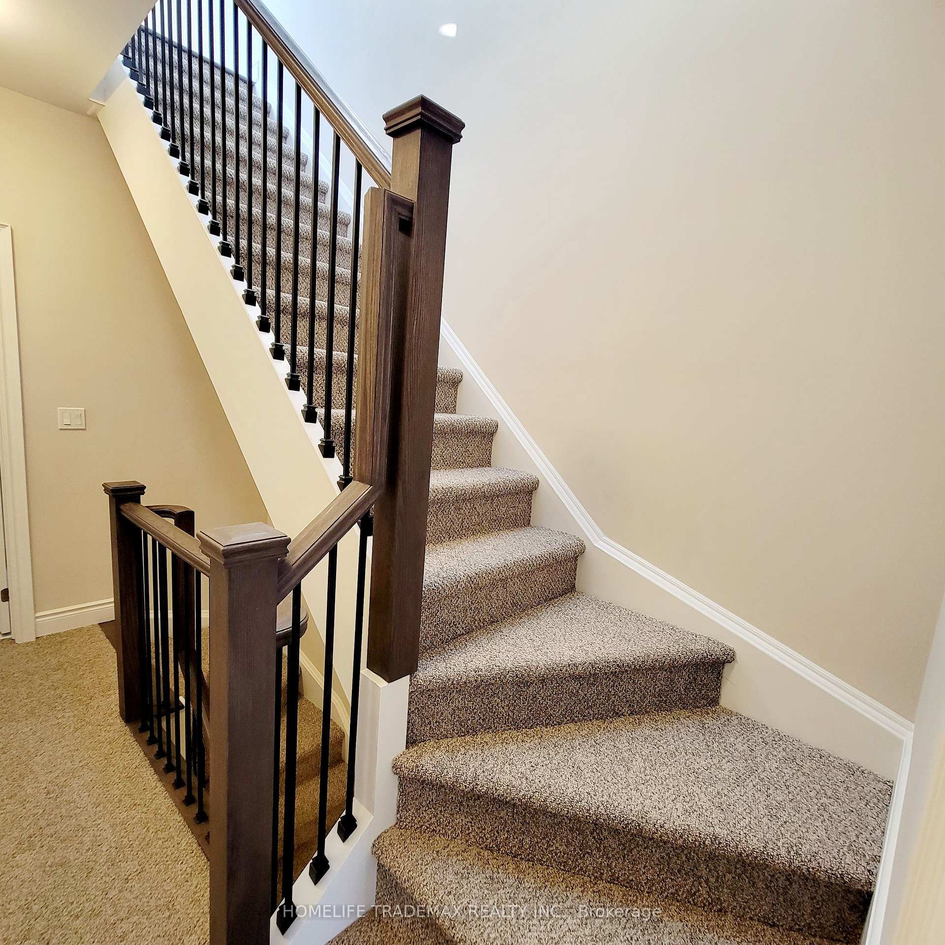 3 Bedrooms Condo at 15 Lunar, Mississauga For sale