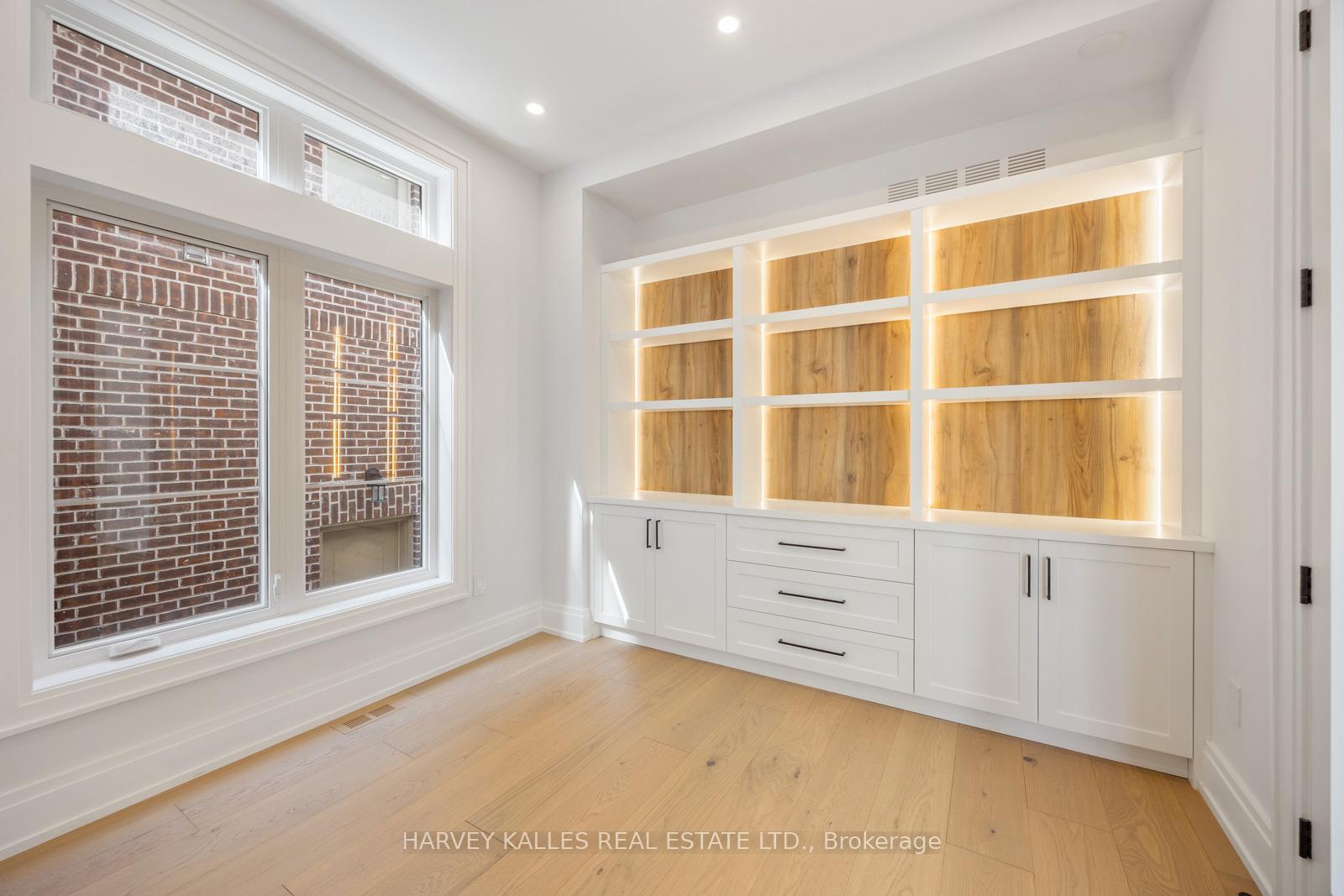 5 Graymar Avenue