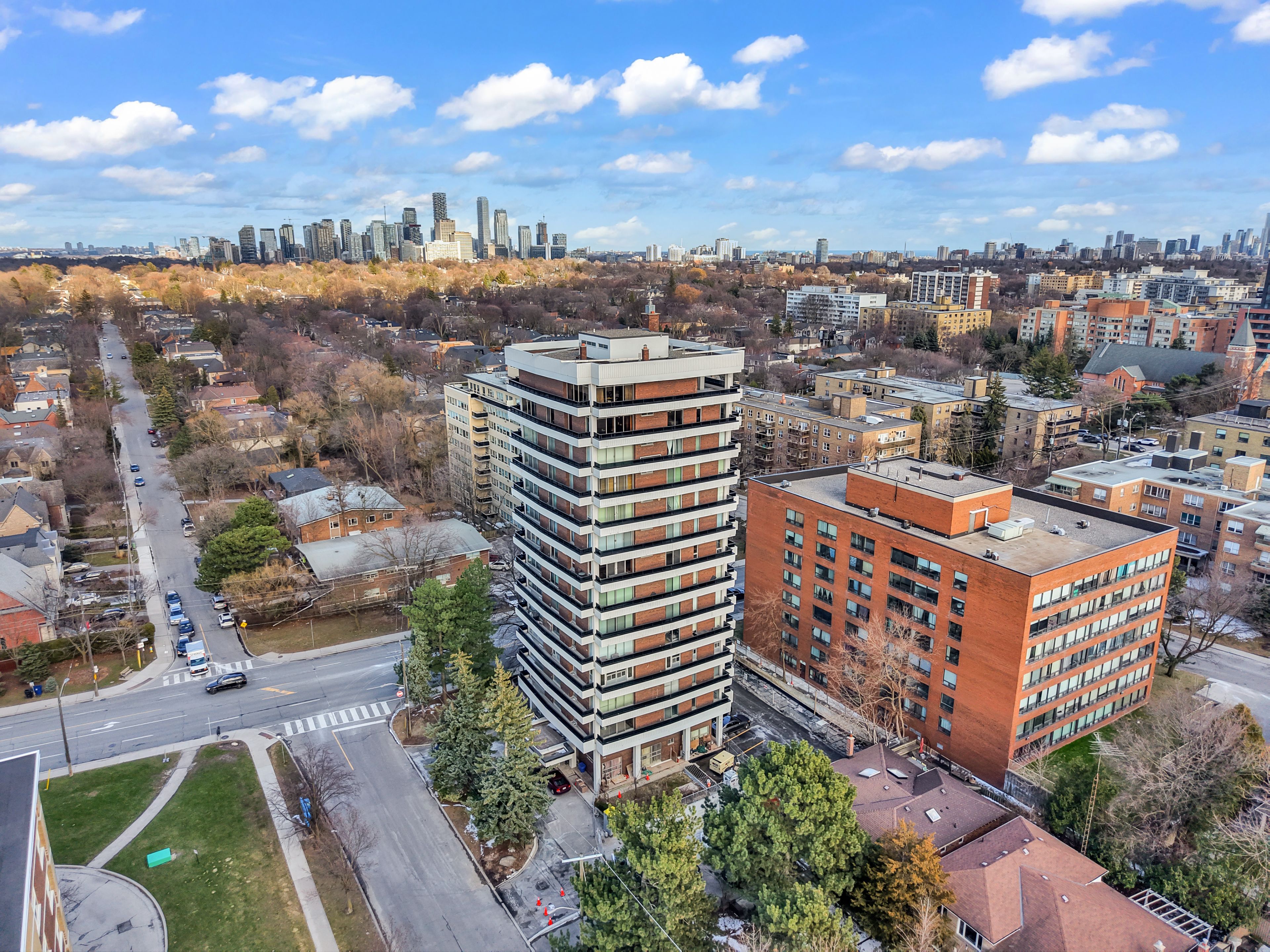 2600 Bathurst Street 801