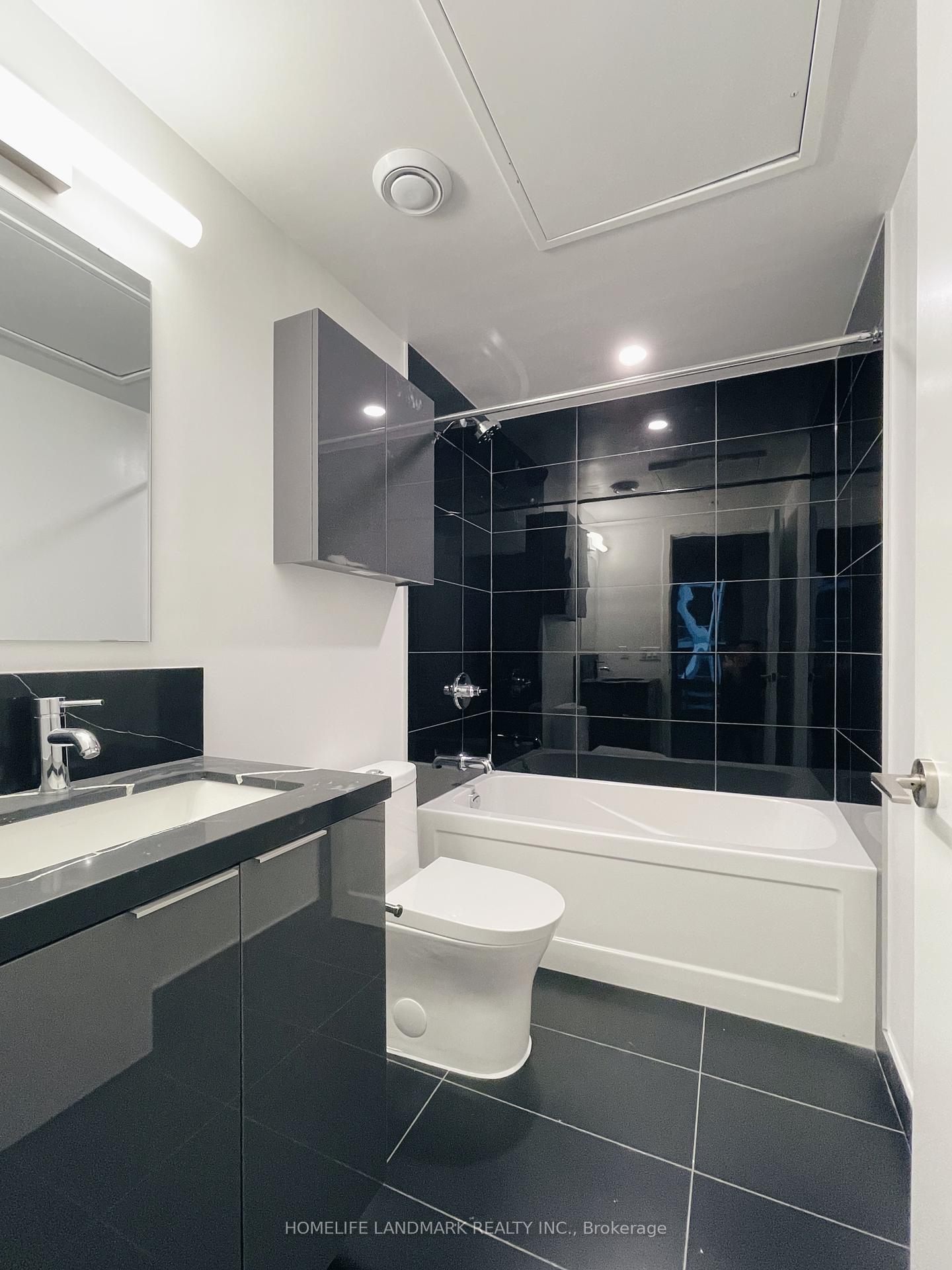 2 Bedrooms Condo at 238 Simcoe,  Toronto For sale