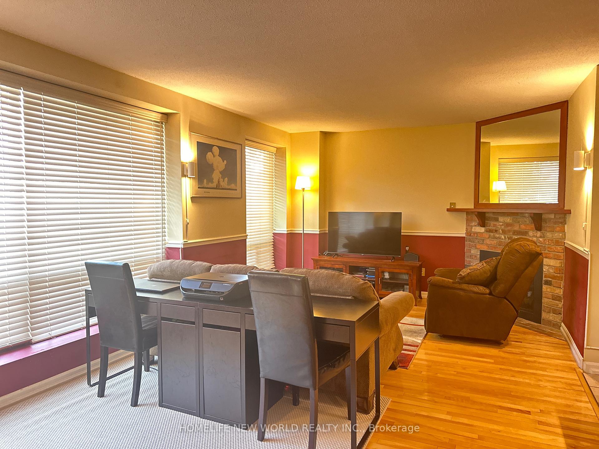 3 Bedrooms Condo at 69 Upper Canada, Toronto For sale