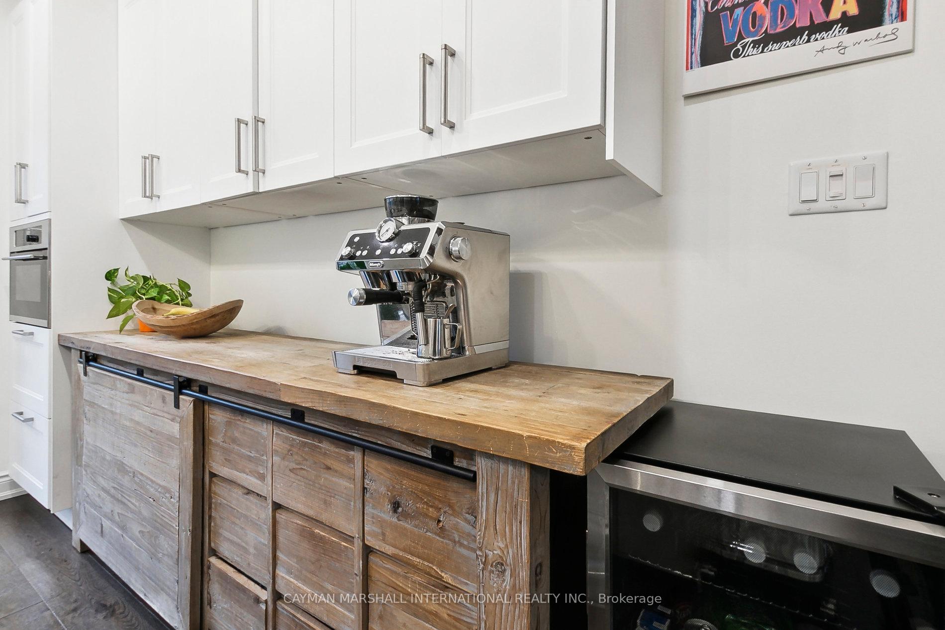 4 Bedrooms Condo at 185 Norseman, Toronto For sale