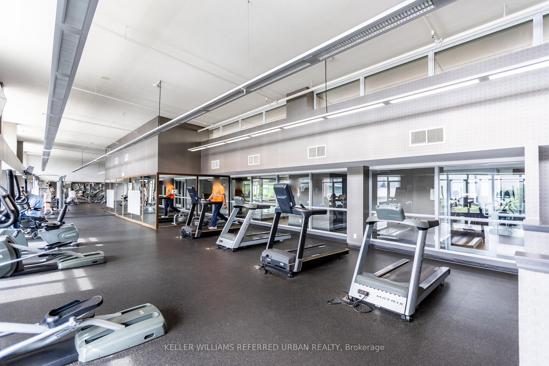 2 Bedrooms Condo at 19 Town Centre, Toronto For sale