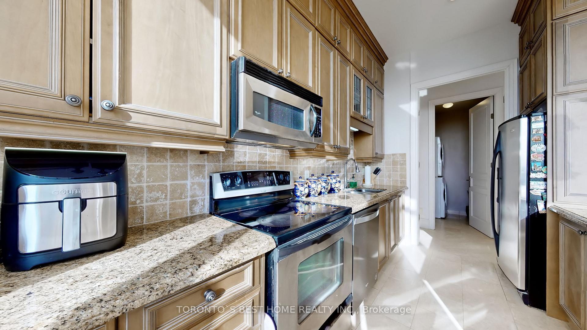3 Bedrooms Condo at 80 Harrison Garden,  Toronto For sale