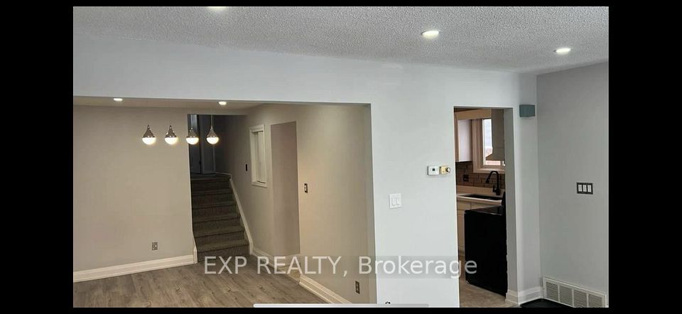 8087 Aintree Drive, Niagara Falls, ON L2H 1V3