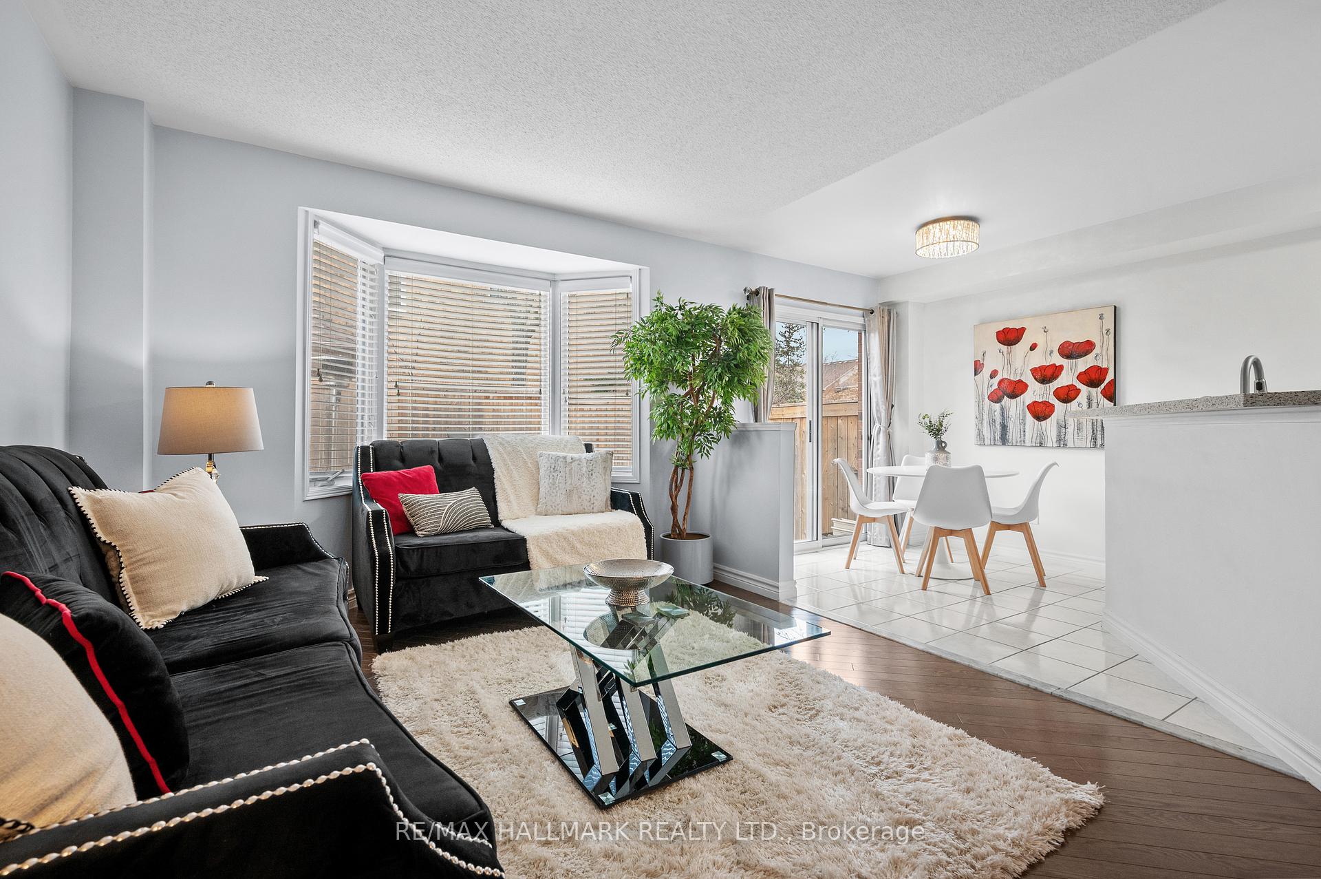 3 Bedrooms Condo at 5950 Glen Erin,  Mississauga For sale