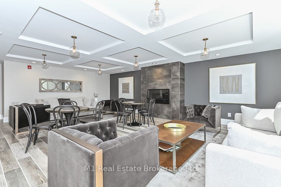 73 Arthur Street S 702