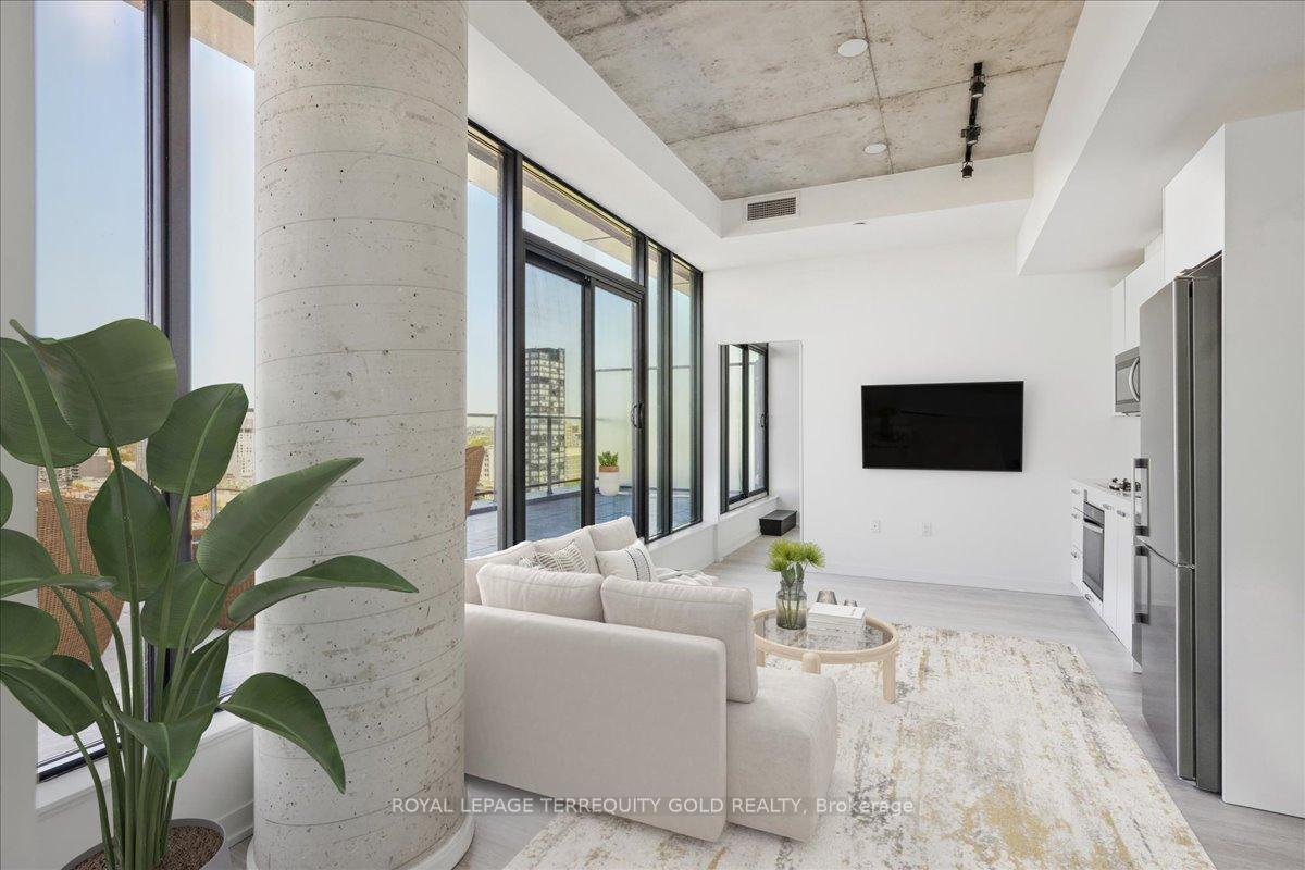 3 Bedrooms Condo at 195 McCaul, Toronto For sale