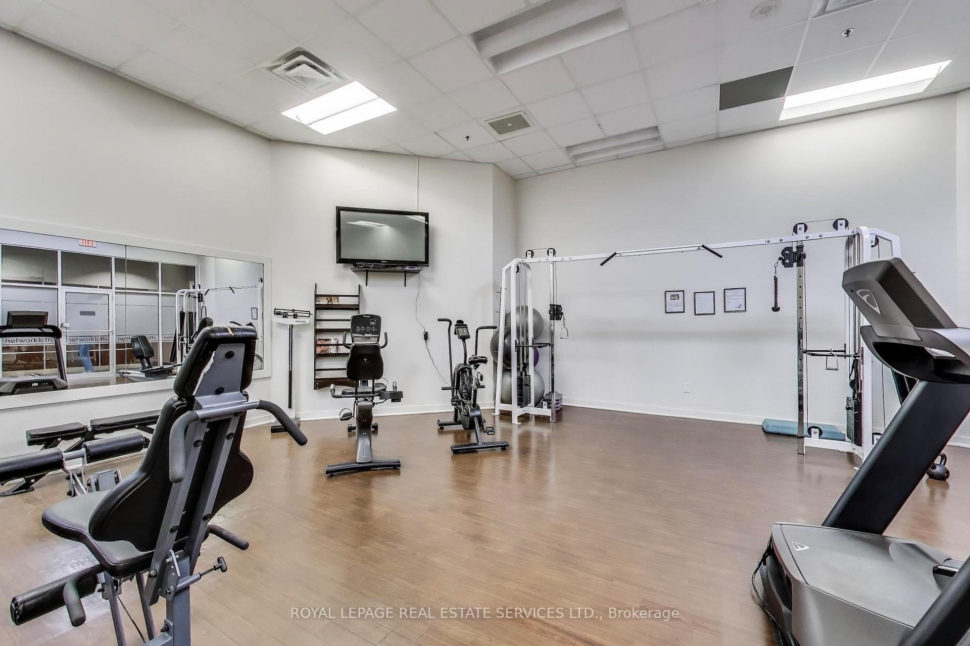 2 Bedrooms Condo at 2 Fieldway,  Toronto For sale