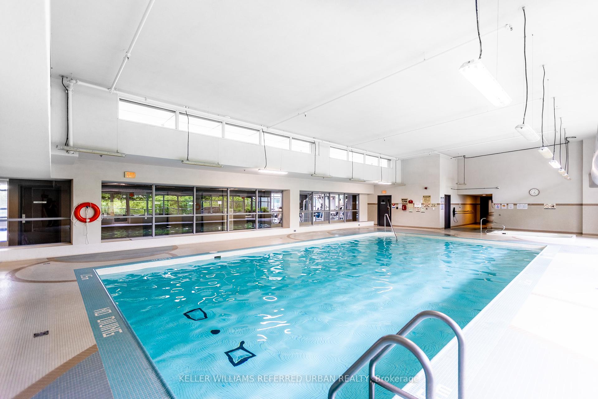 2 Bedrooms Condo at 19 Town Centre, Toronto For sale