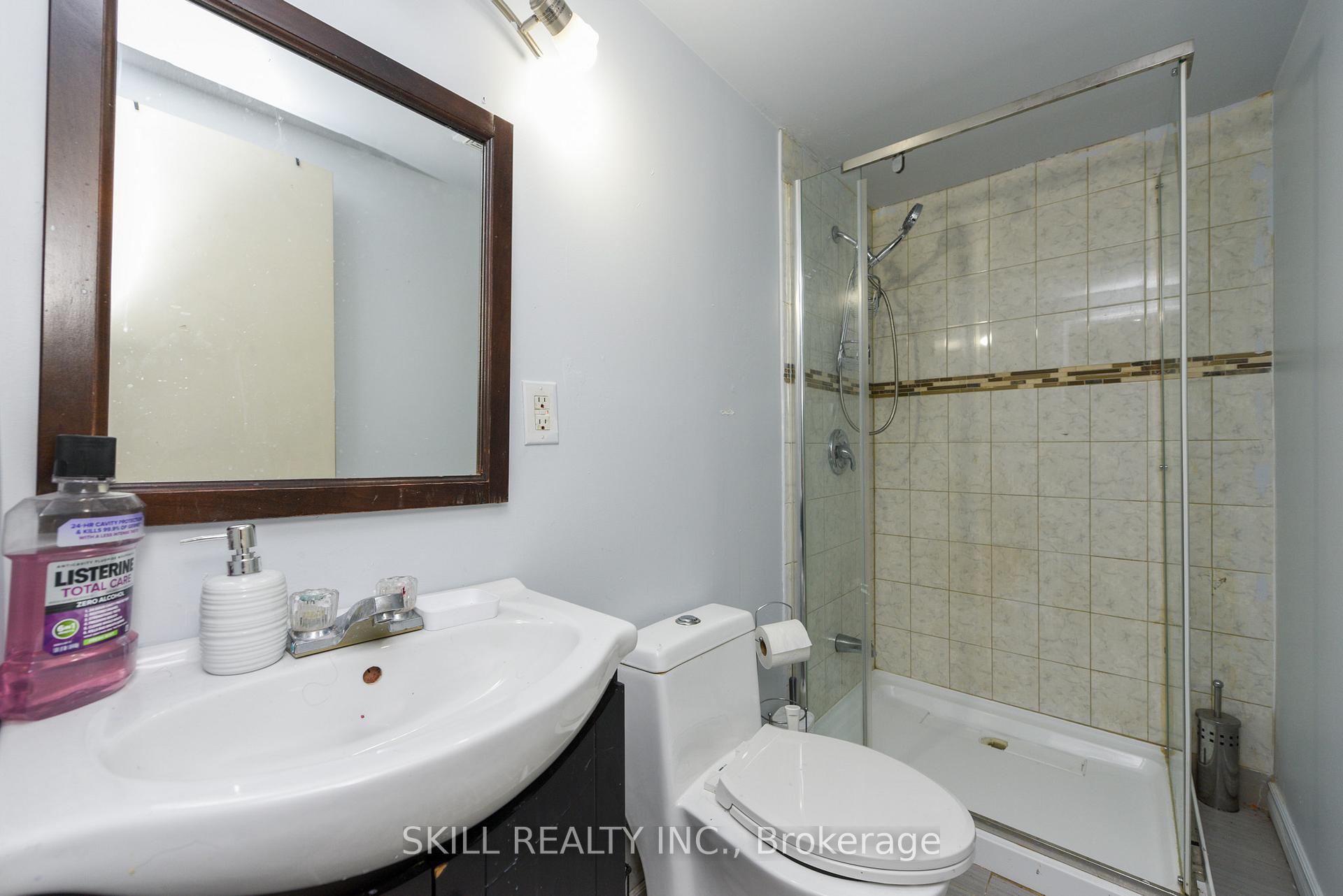 5 Bedrooms Condo at 7500 Goreway,  Mississauga For sale
