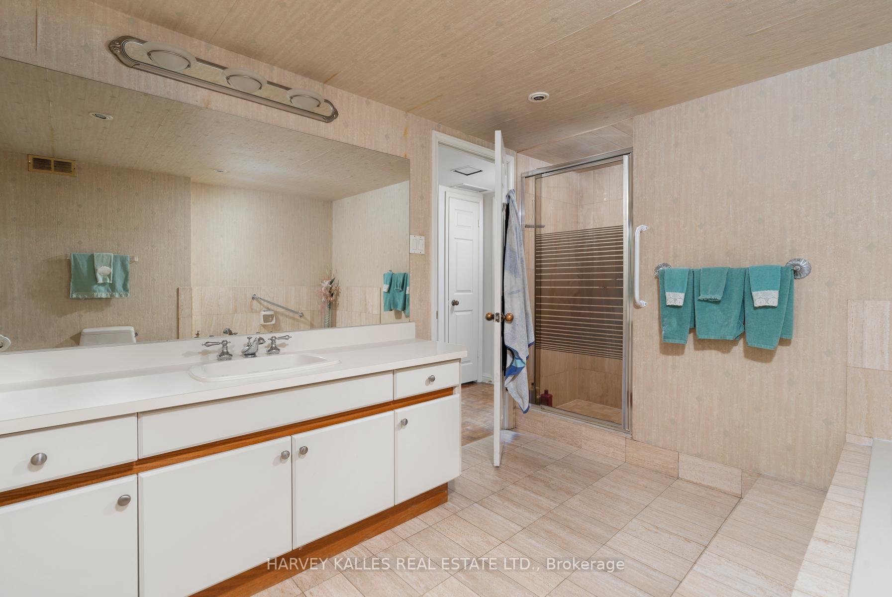 2 Bedrooms Condo at 3900 Yonge, Toronto For sale