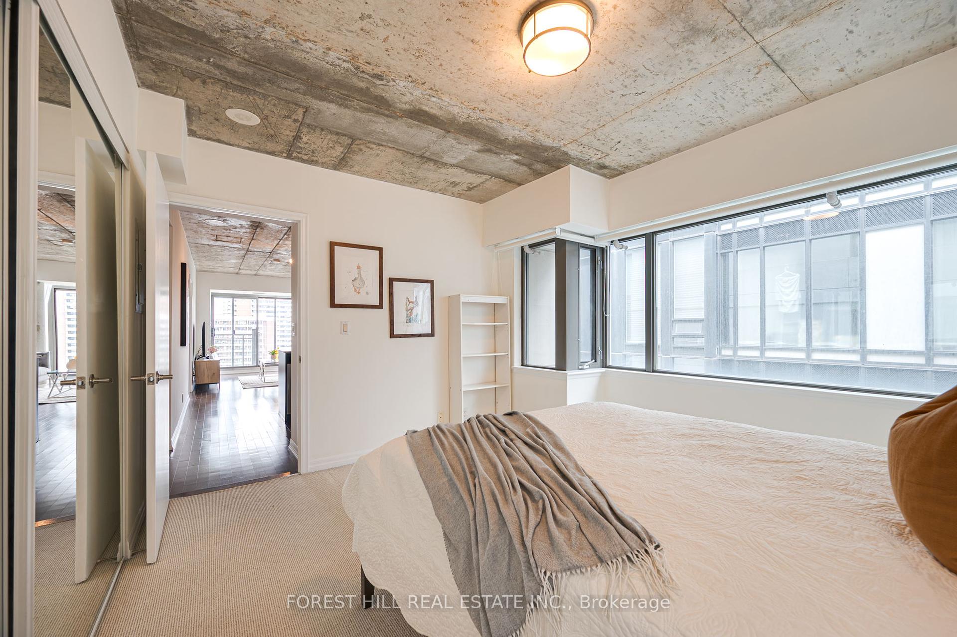 2 Bedrooms Condo at 22 Wellesley, Toronto For sale