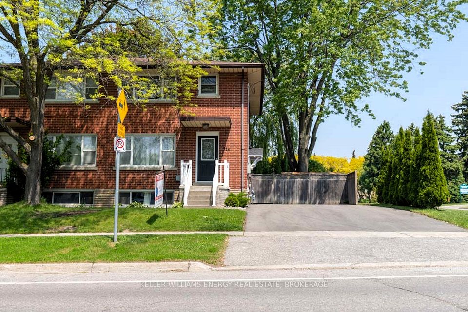 714 Dunlop Street