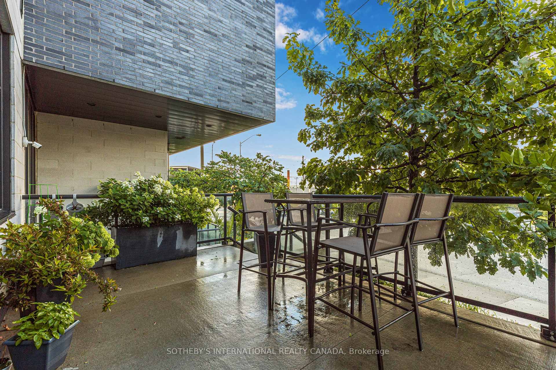 4 Bedrooms Condo at 25 Malcolm, Toronto For sale