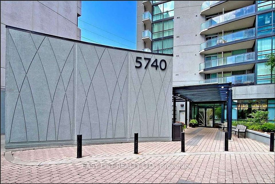 5740 Yonge