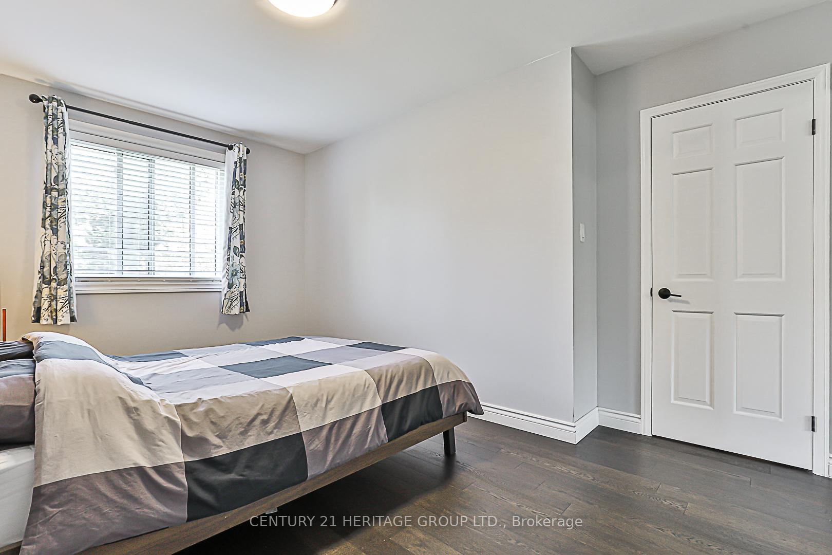 3 Bedrooms Condo at 4 Vale Carse,  Toronto For sale