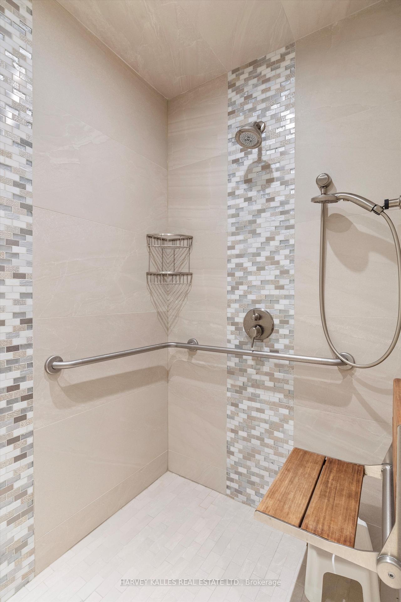 3 Bedrooms Condo at 662 Sheppard, Toronto For sale