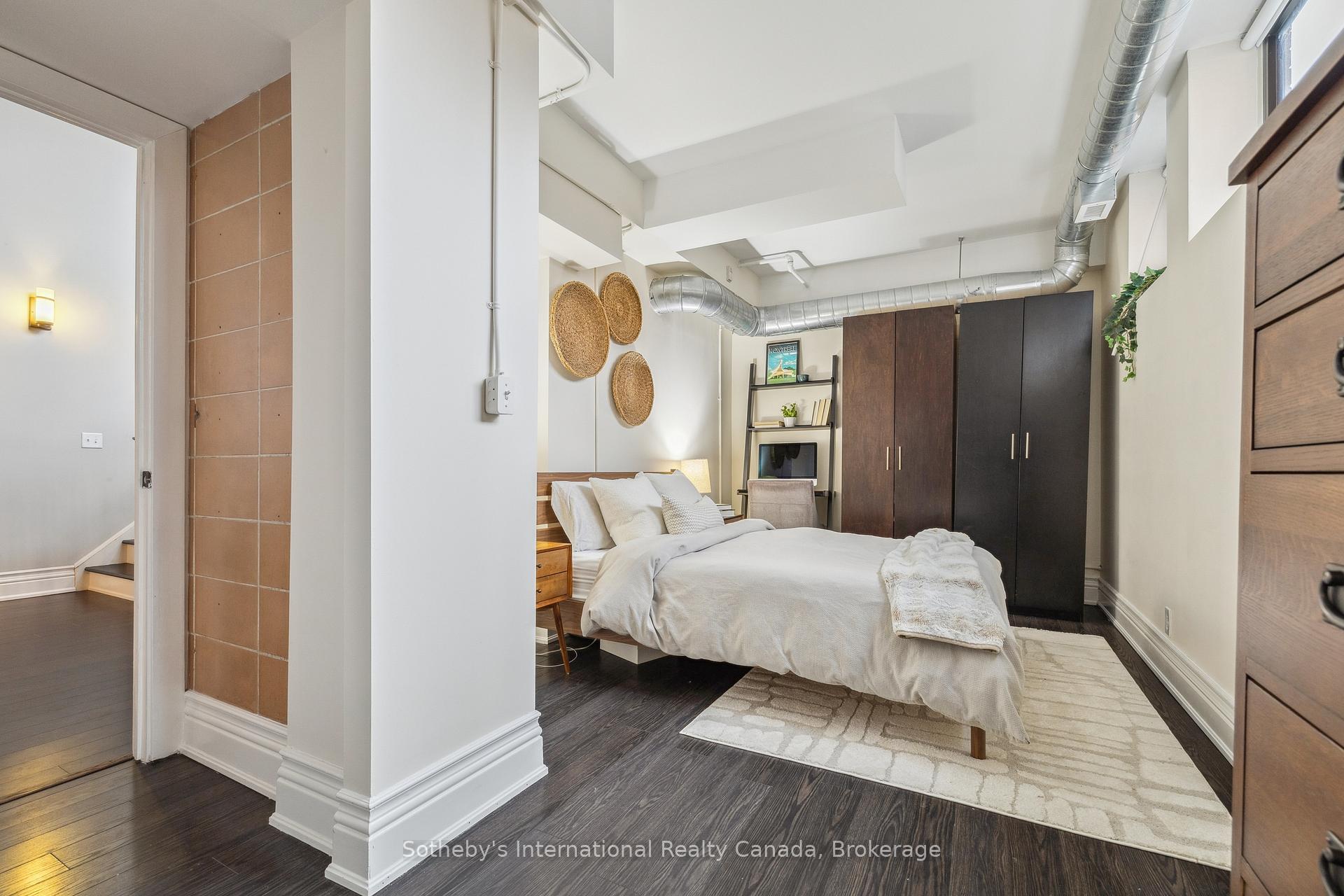 3 Bedrooms Condo at 200 Stinson, Hamilton For sale