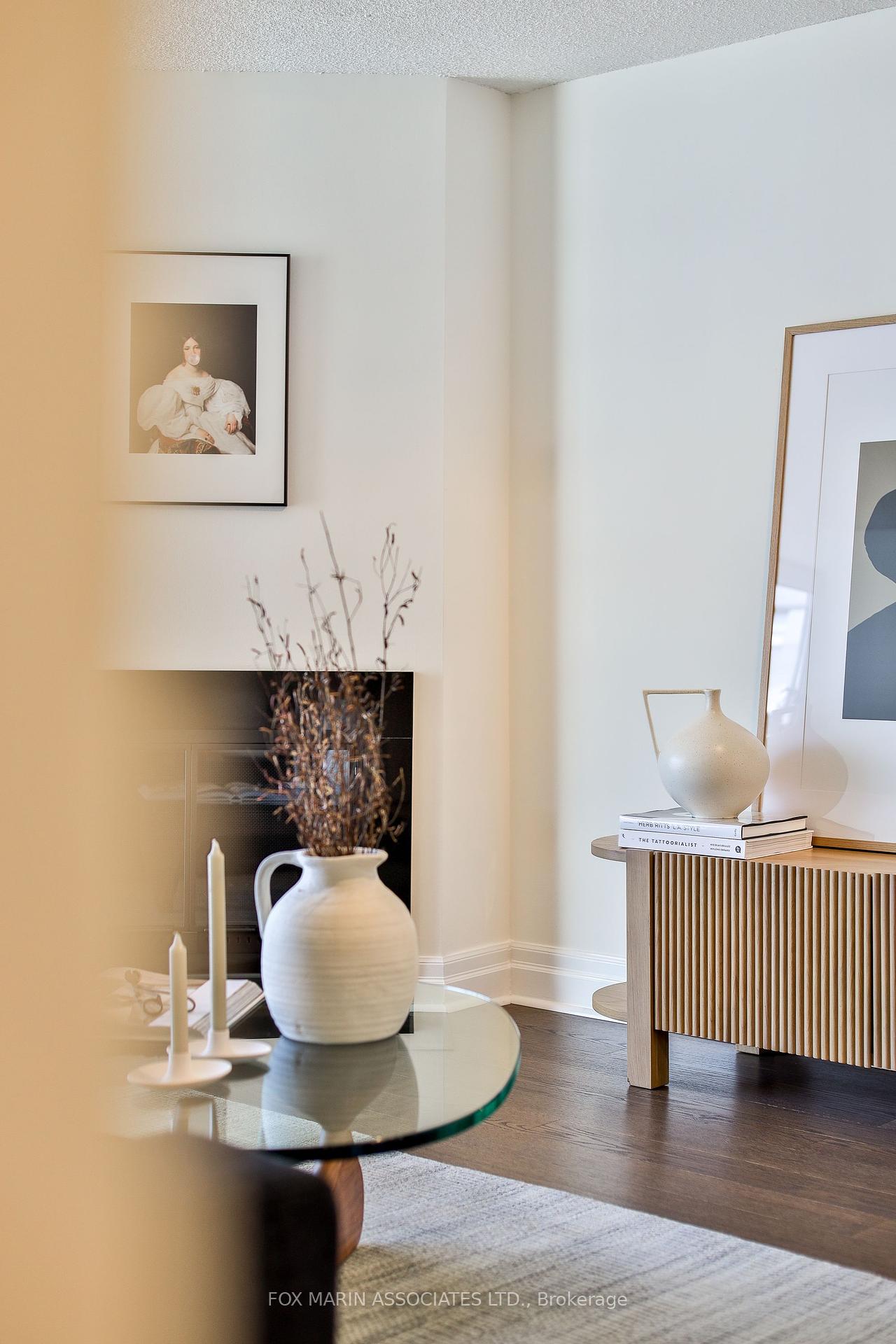 2 Bedrooms Condo at 701 King, Toronto For sale