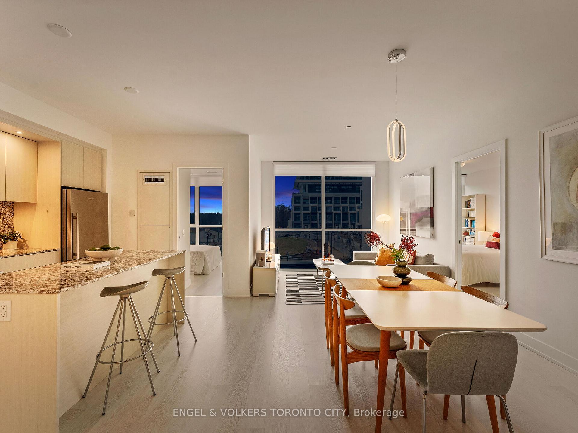 4 Bedrooms Condo at 30 Inn On The Park, Toronto For sale