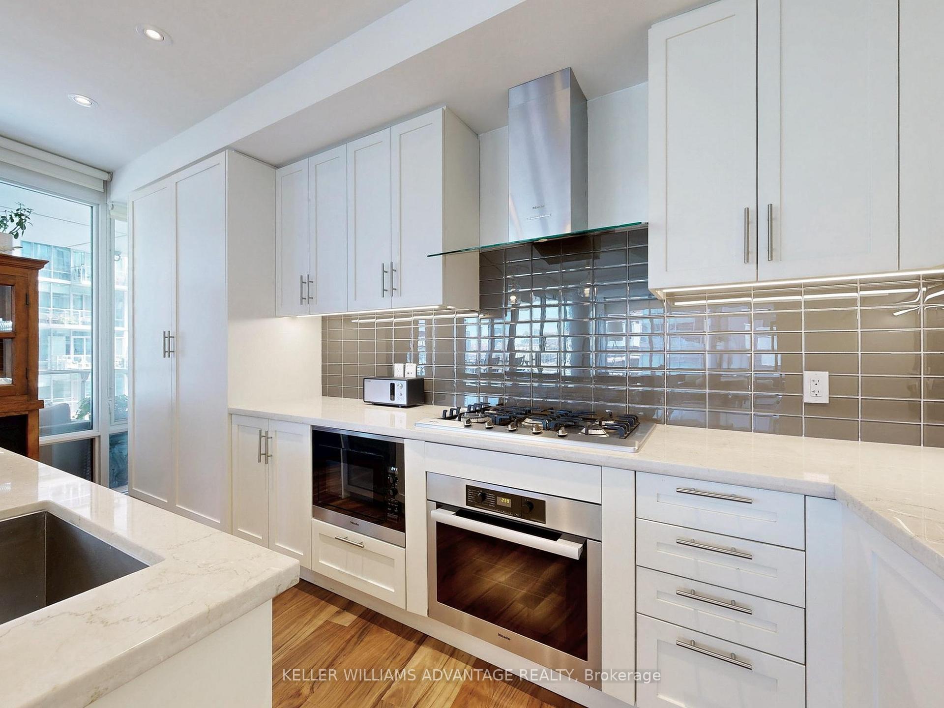 2 Bedrooms Condo at 29 Queens, Toronto For sale