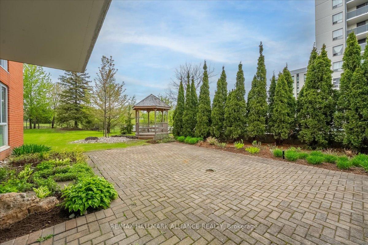 2 Bedrooms Condo at 1071 QUEENS, Oakville For sale