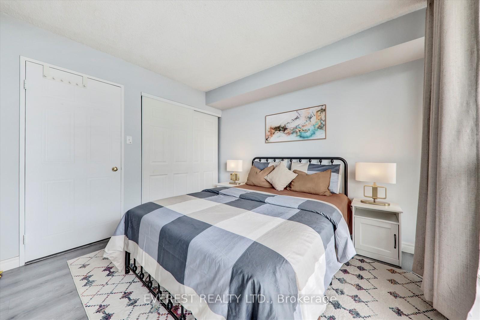 3 Bedrooms Condo at 3 Greystone Walk, Toronto For sale