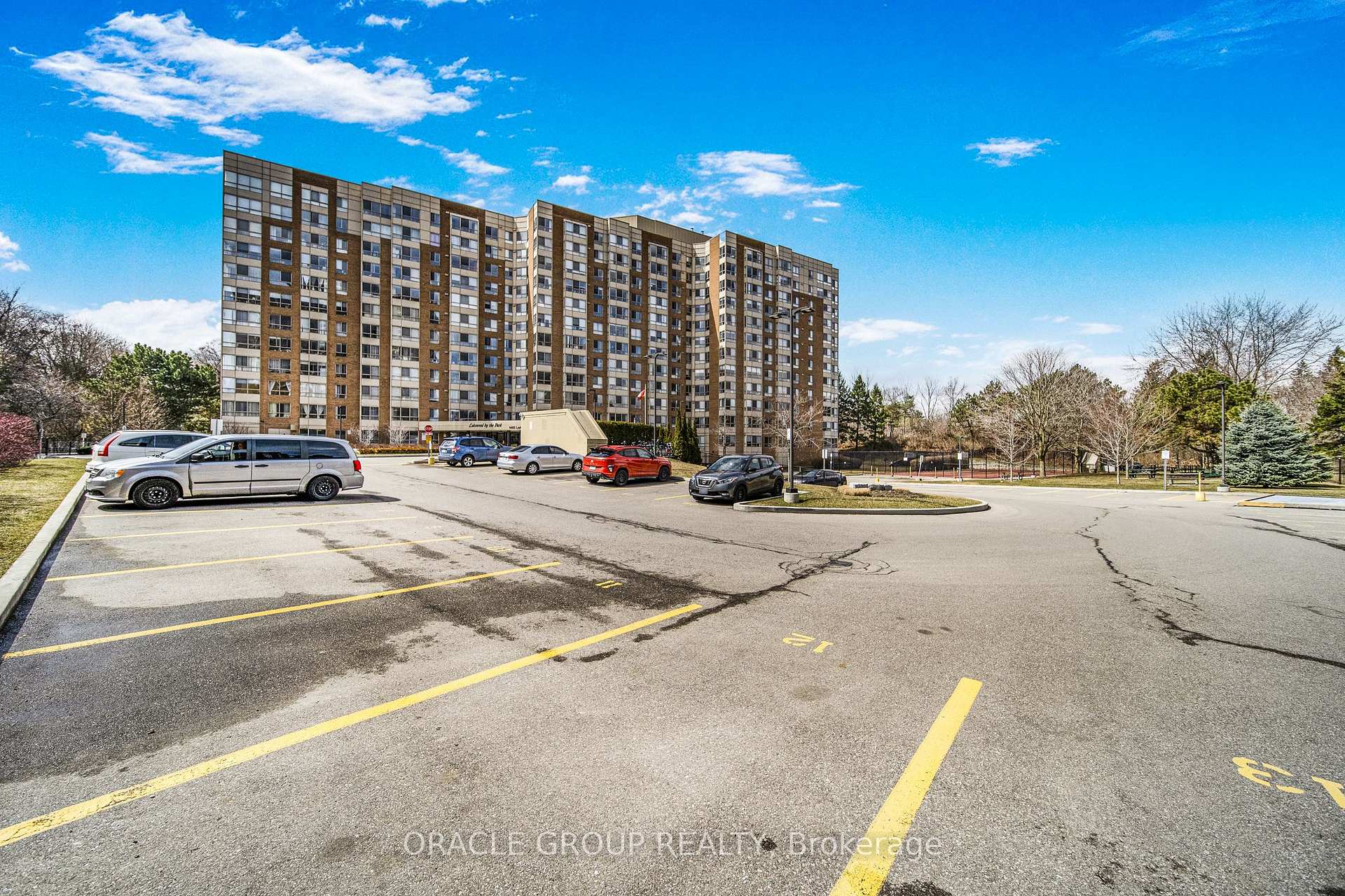 1 Bedroom Condo at 1485 Lakeshore,  Mississauga For sale