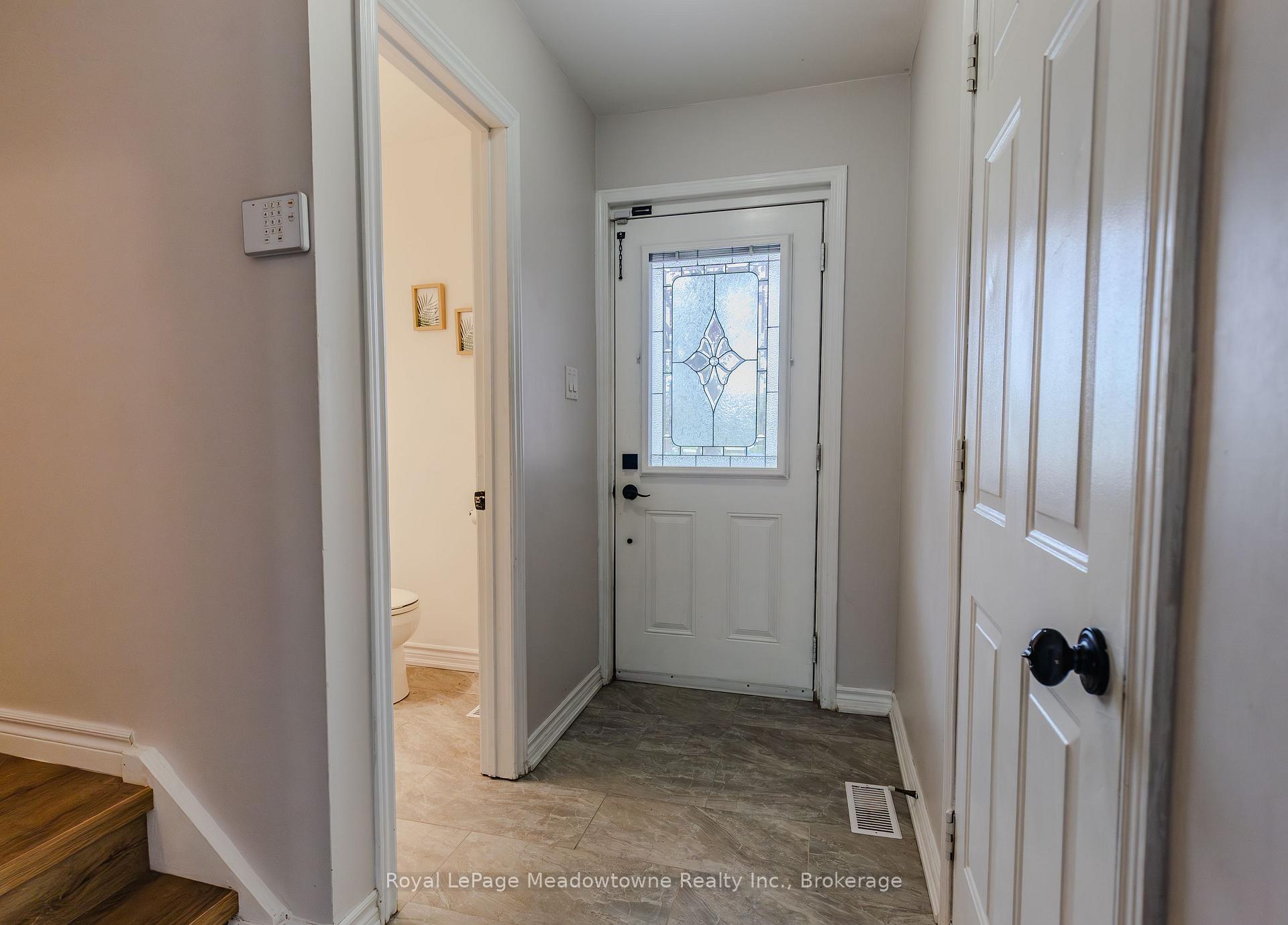 3 Bedrooms Condo at 6240 Montevideo, Mississauga For sale