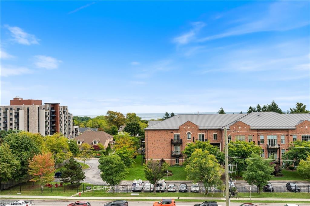 3 Bedrooms Condo at 5 Hamilton, Hamilton For sale