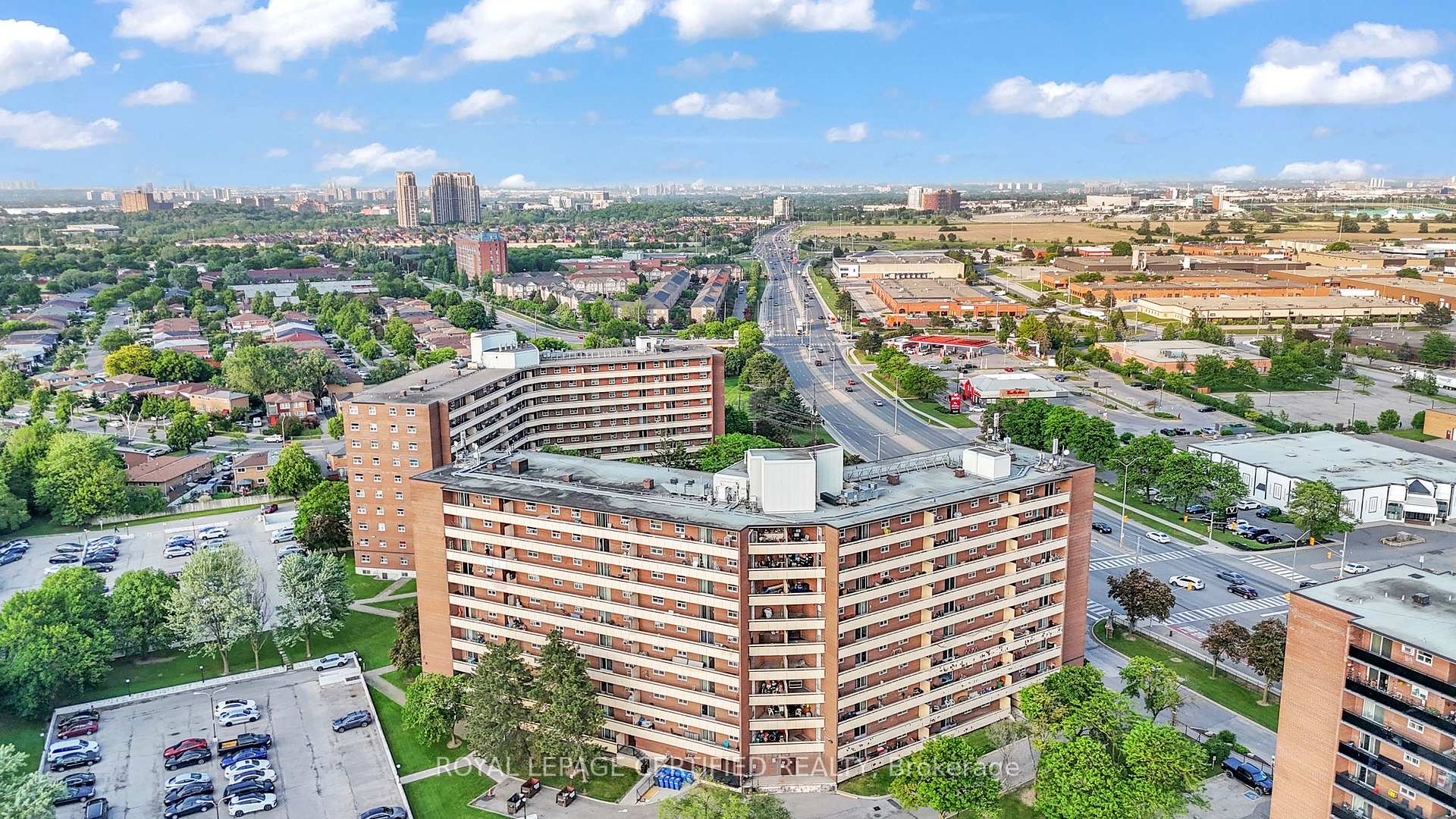 2 Bedrooms Condo at 3555 Derry, Mississauga For sale