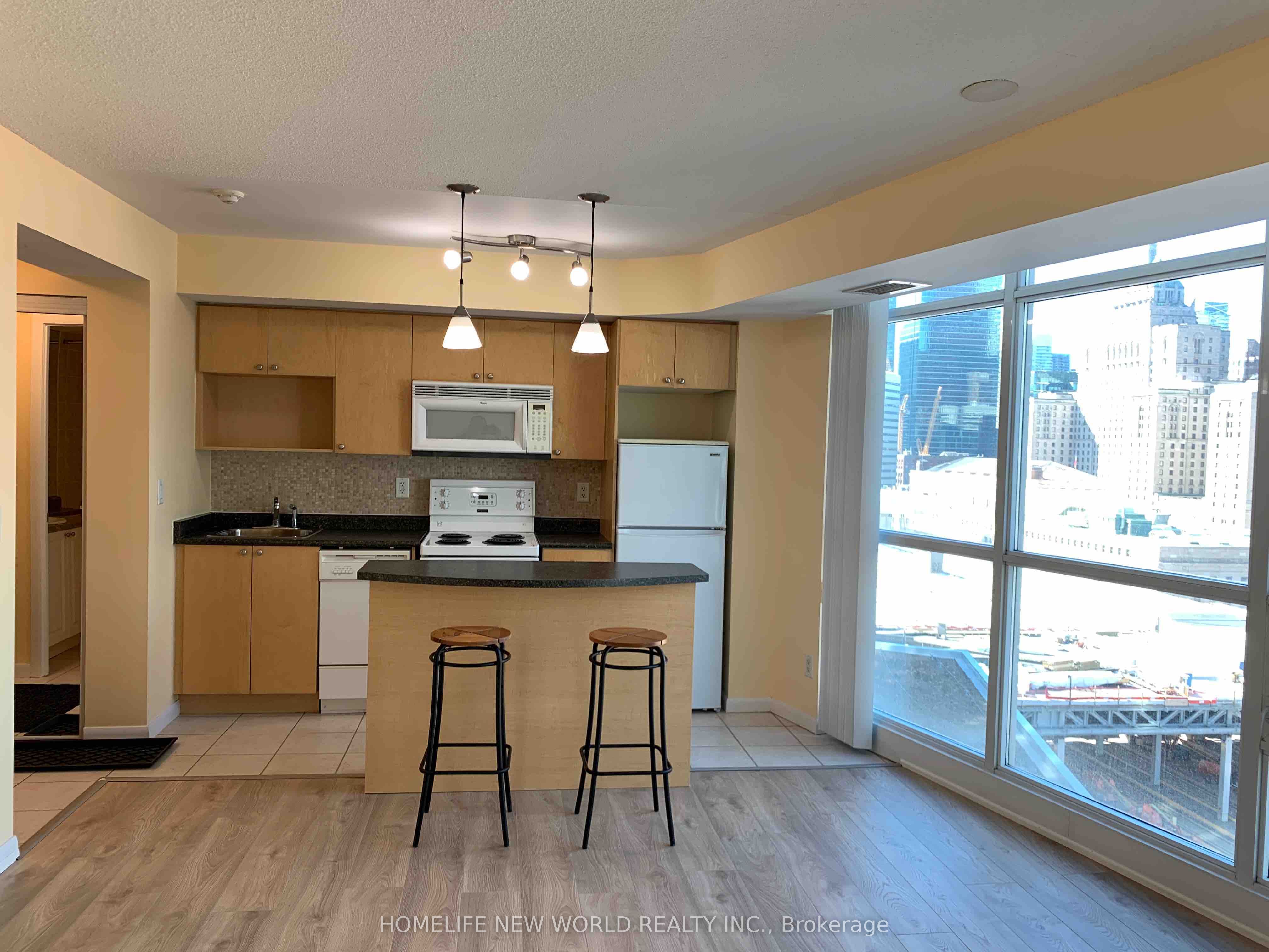 18 Yonge Street, #1404