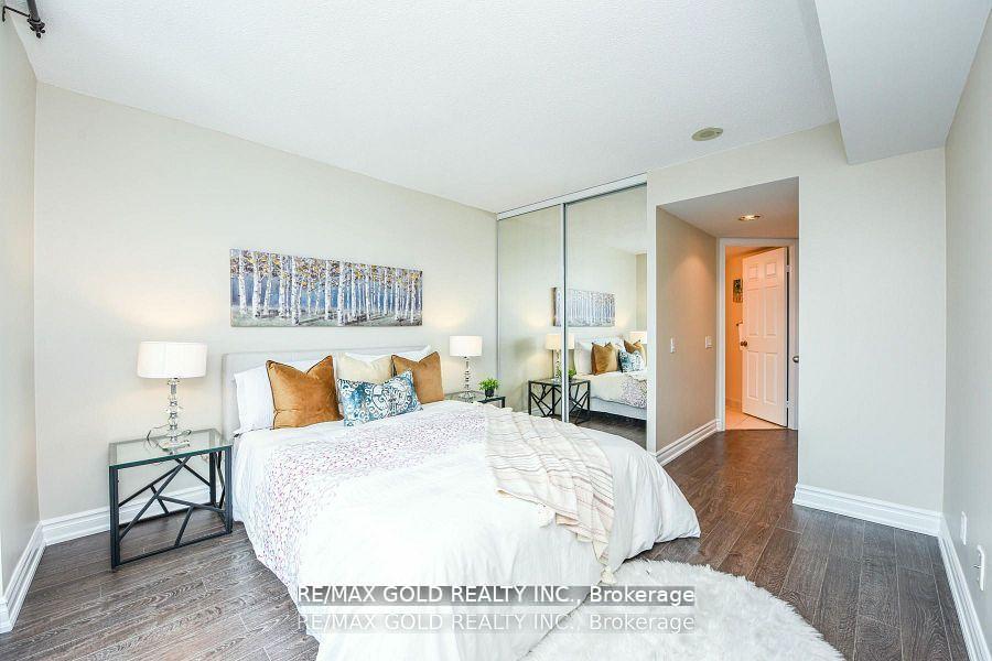 2 Bedrooms Condo at 30 Harrison Garden, Toronto For sale