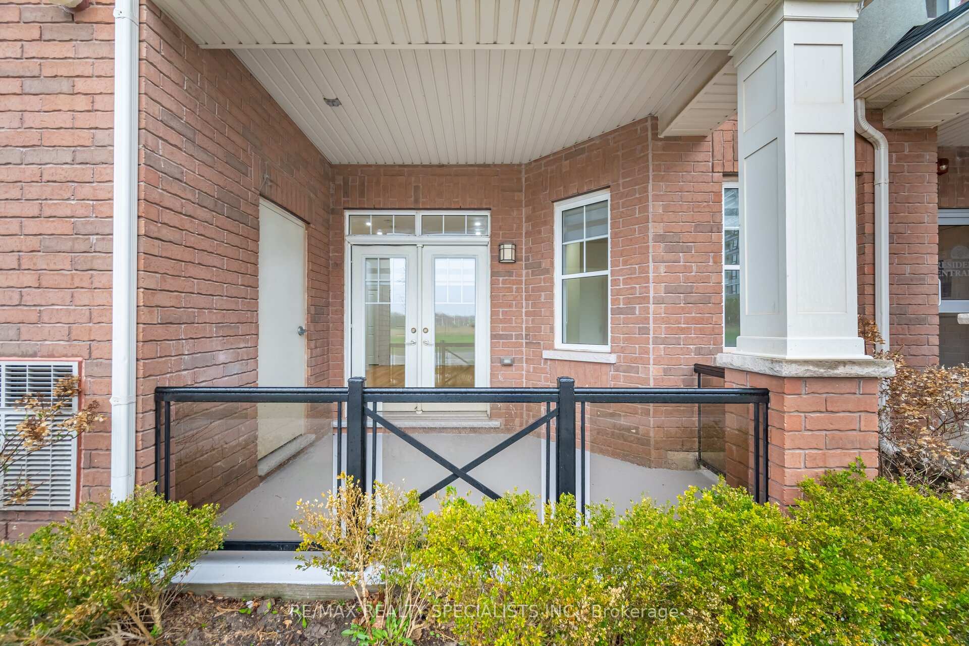 2 Bedrooms Condo at 2326 TAUNTON, Oakville For sale