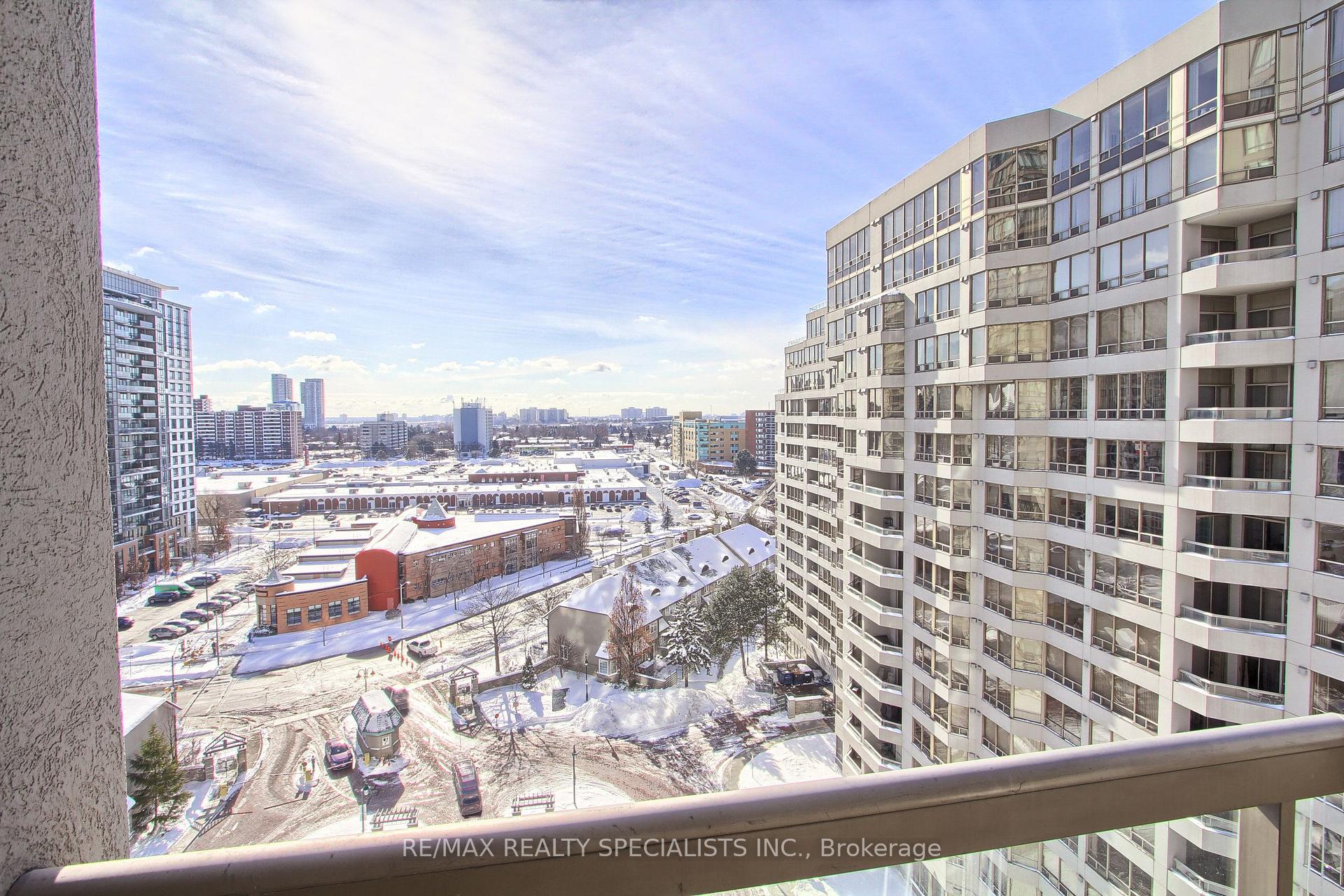 3 Bedrooms Condo at 168 Bonis, Toronto For sale