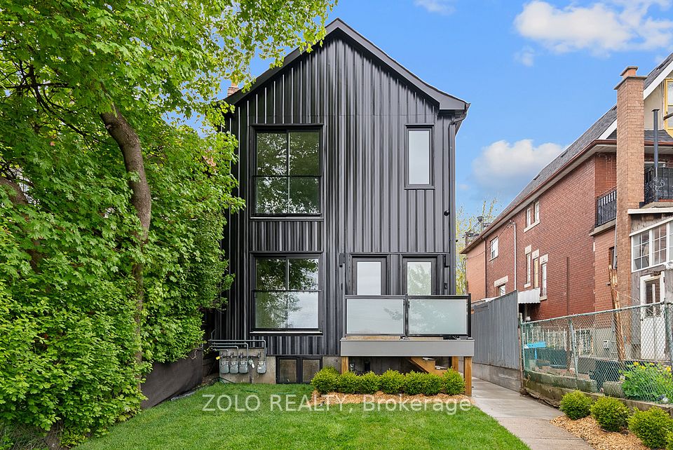 1556 Davenport