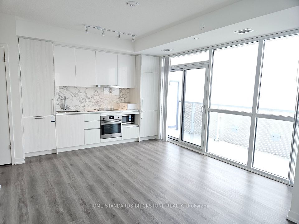 225 Commerce